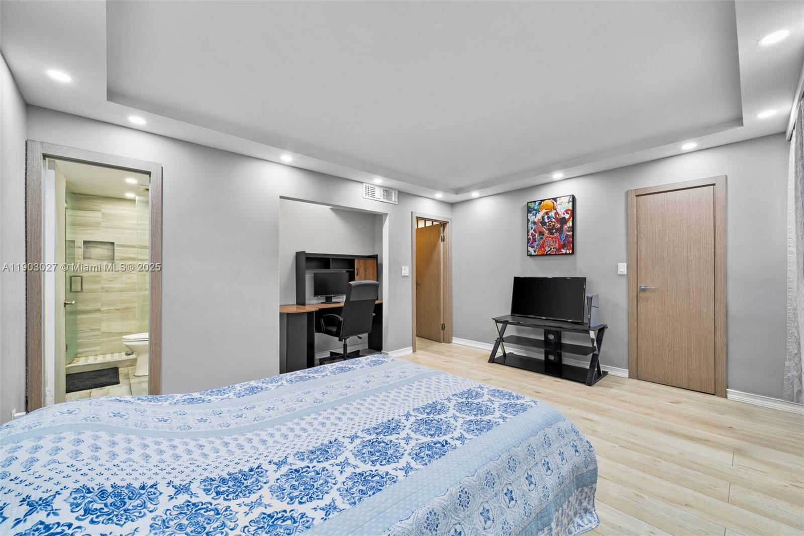 Photo of 1001 Three Islands Blvd  (1001), Hallandale Beach, Florida, 33009 - 