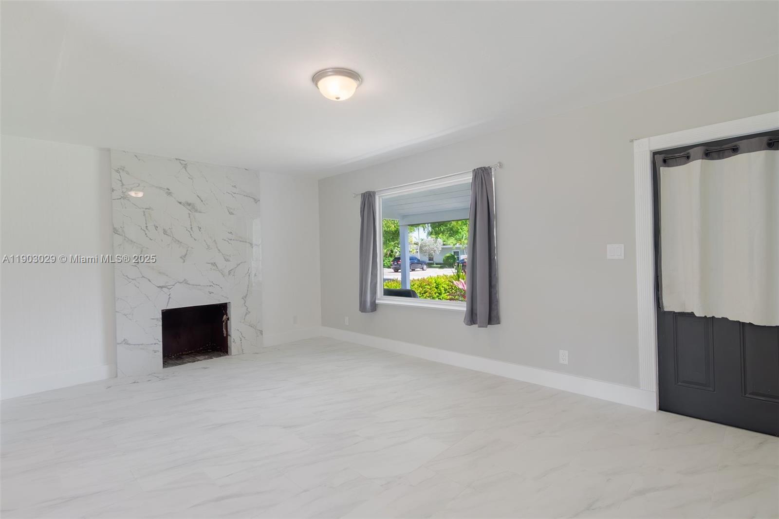 See details   /   sq. ft. $ 2025-10-27 0 Photo