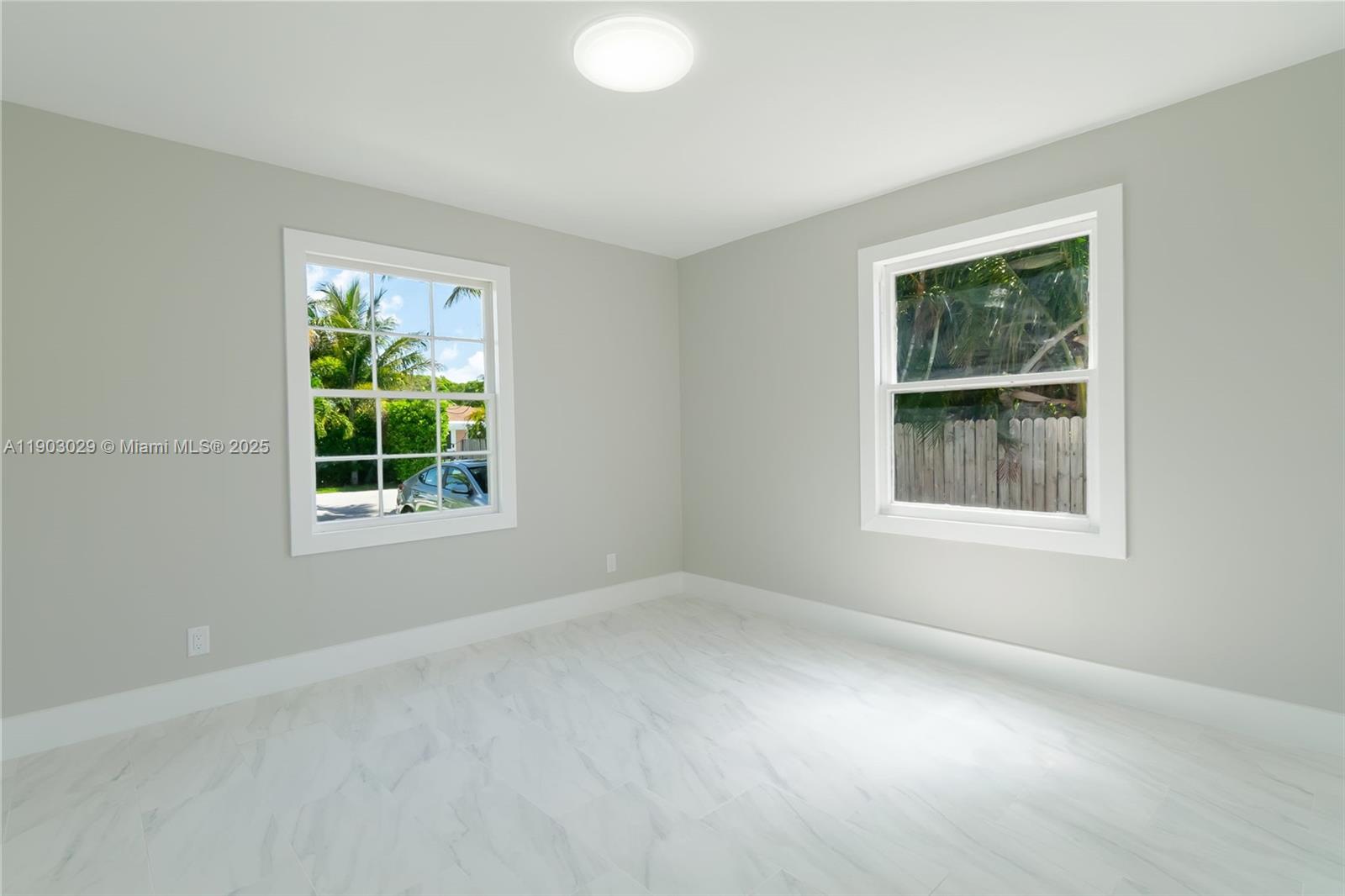 See details   /   sq. ft. $ 2025-10-27 0 Photo