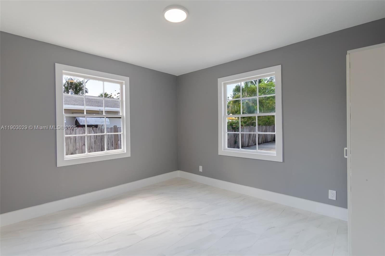 See details   /   sq. ft. $ 2025-10-27 0 Photo