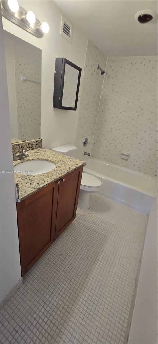 Photo of 400 Kings Point Dr  #624, Sunny Isles Beach, Florida, 33160 - 2nd bath
