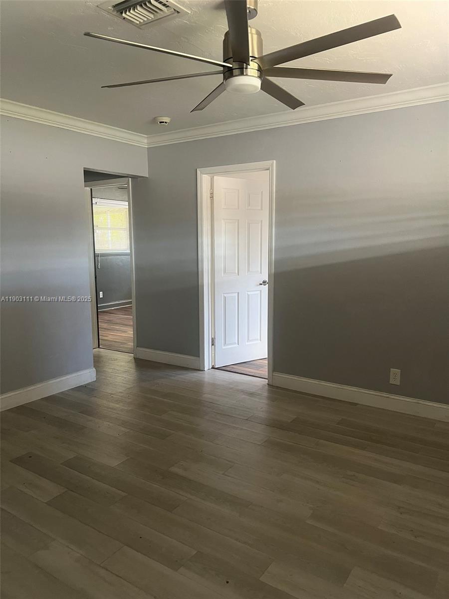 281 3 / 2 1140 sq. ft. $ 2025-10-27 0 Photo