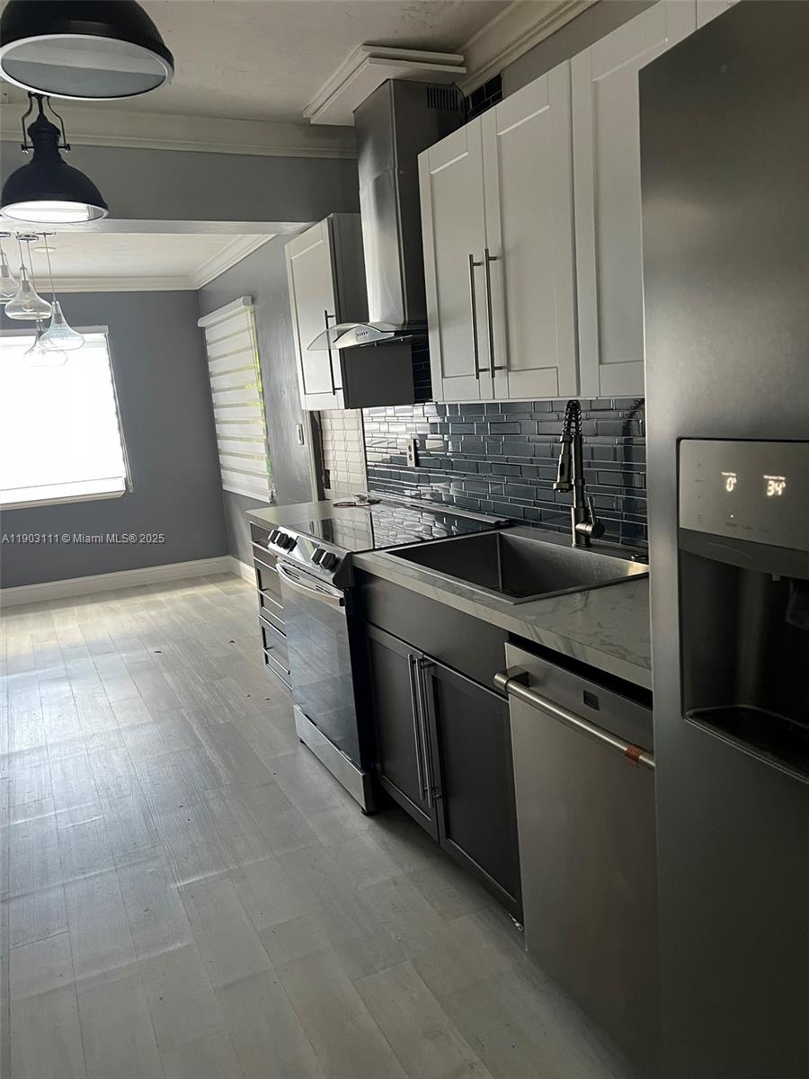 281 3 / 2 1140 sq. ft. $ 2025-10-27 0 Photo