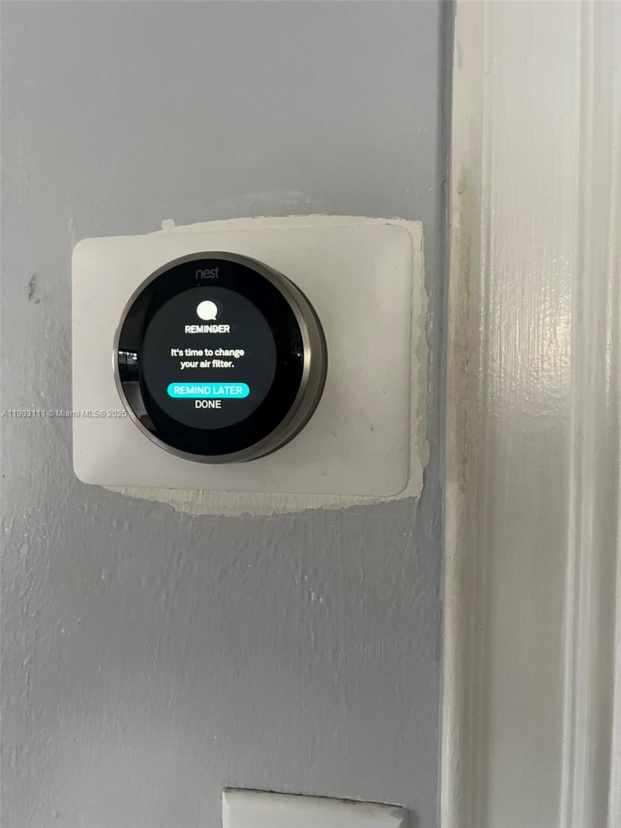 281 3 / 2 1140 sq. ft. $ 2025-10-27 0 Photo