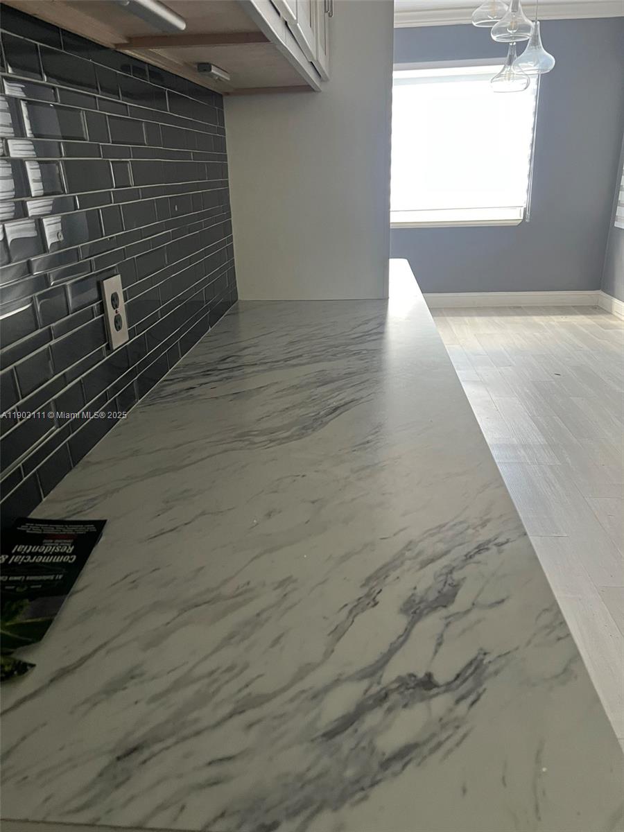 281 3 / 2 1140 sq. ft. $ 2025-10-27 0 Photo