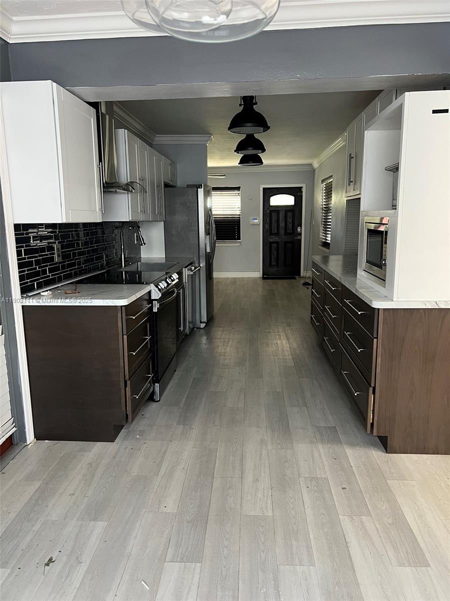 281 3 / 2 1140 sq. ft. $ 2025-10-27 0 Photo