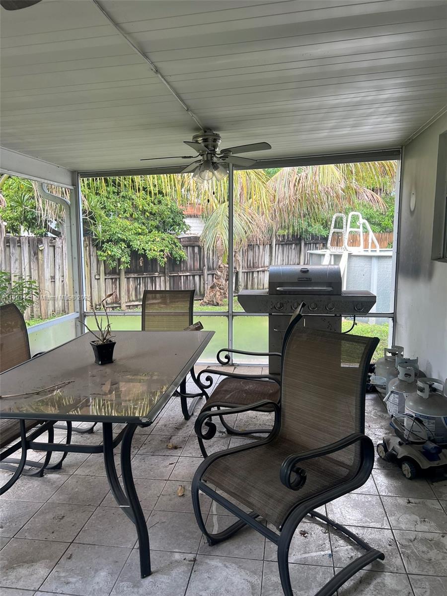 281 3 / 2 1140 sq. ft. $ 2025-10-27 0 Photo