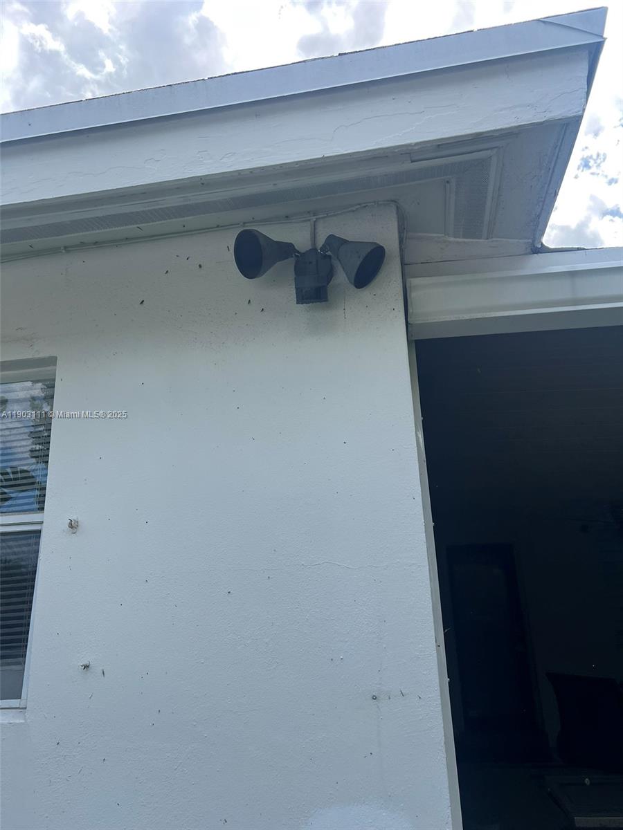 281 3 / 2 1140 sq. ft. $ 2025-10-27 0 Photo