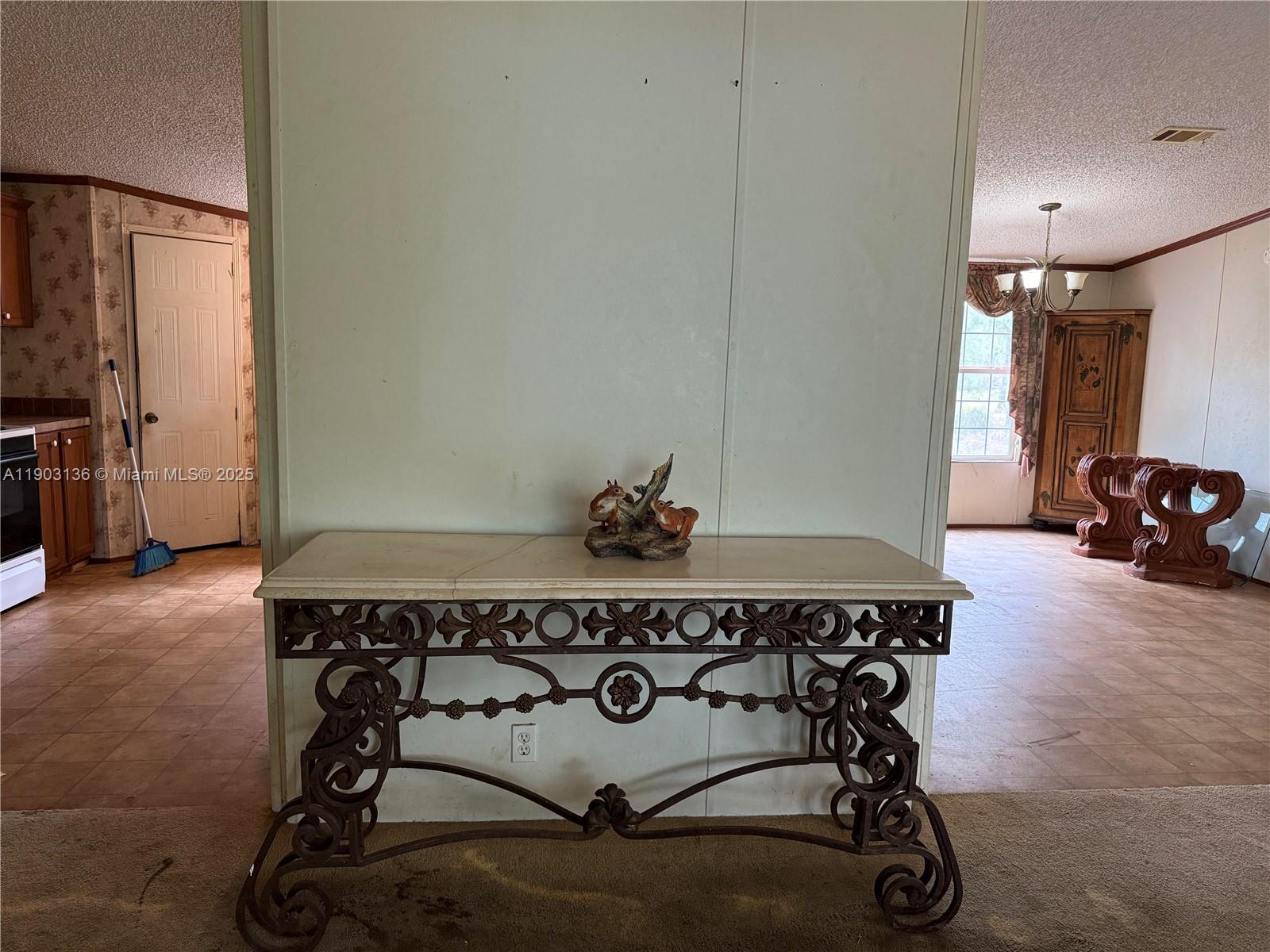 Подробнее   /   кв.футов $ 2025-10-27 0 Фото