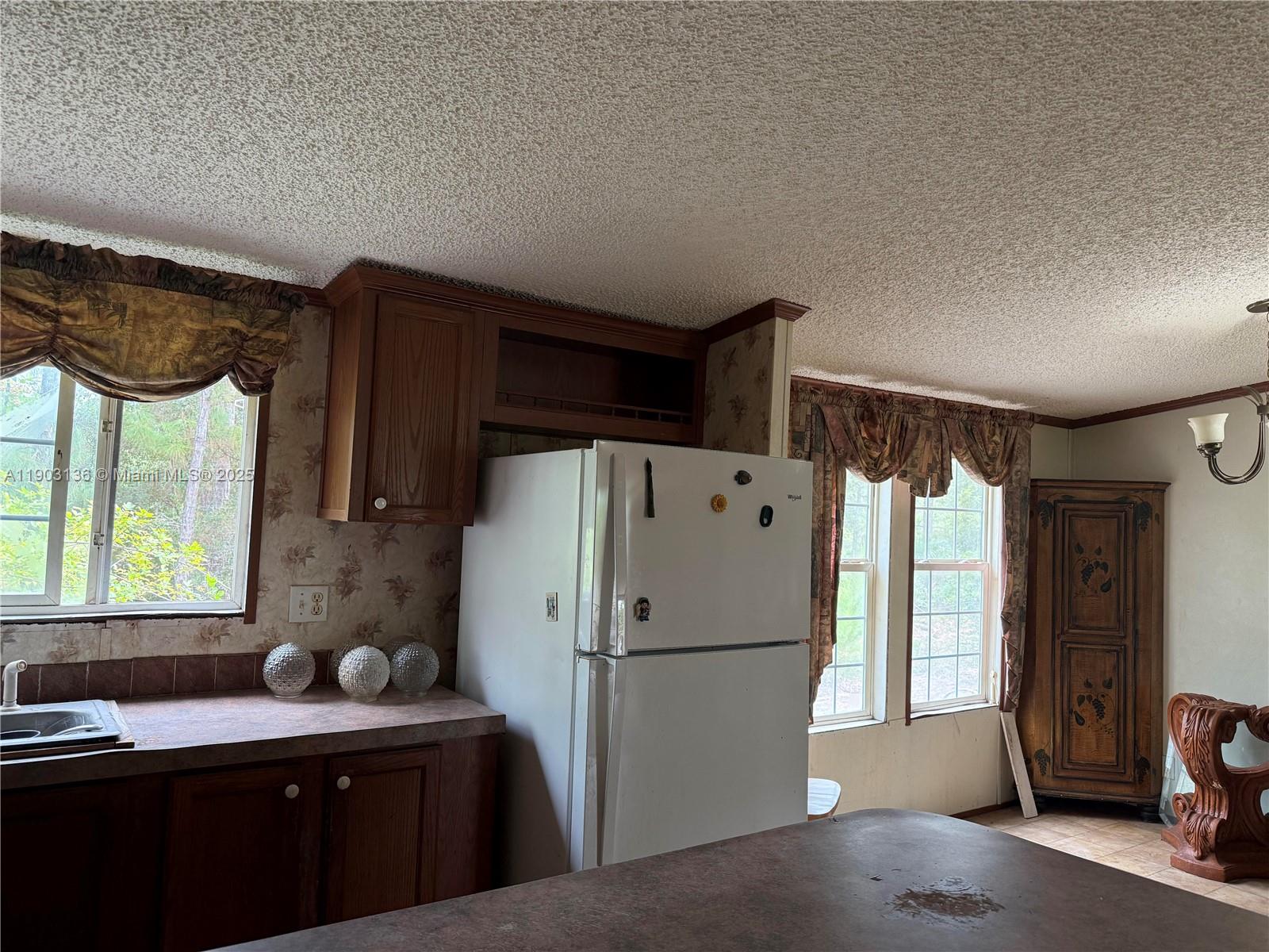 Подробнее   /   кв.футов $ 2025-10-27 0 Фото