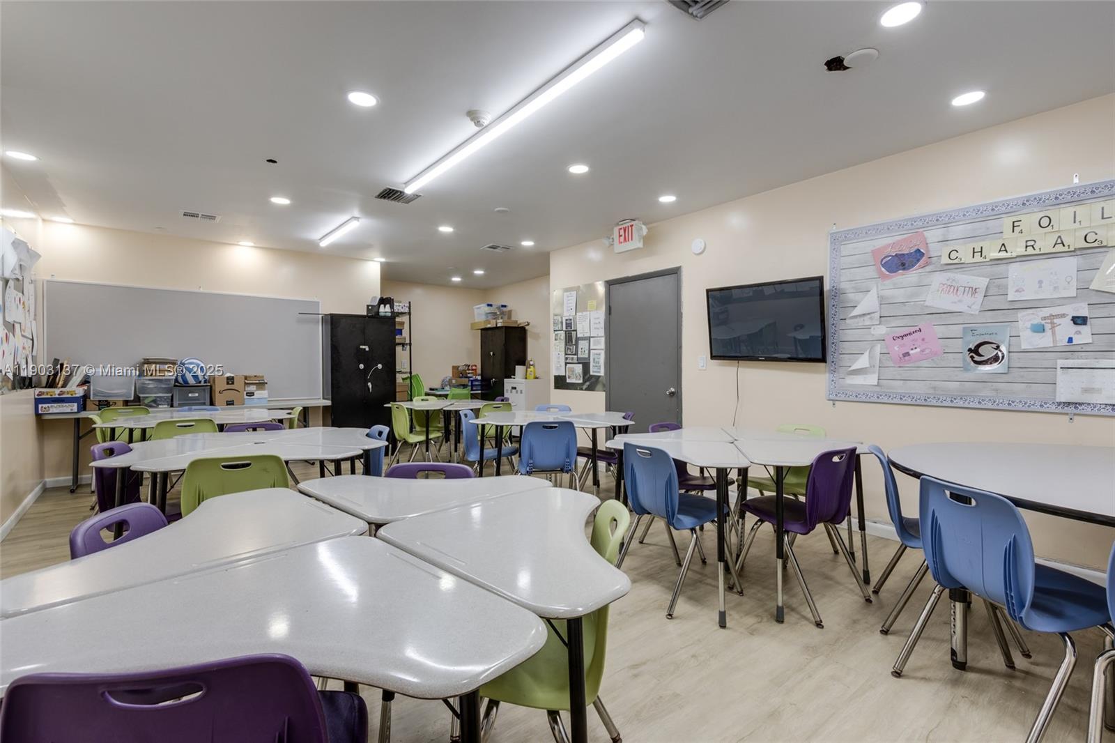   /   sq. ft. $ 2025-10-27 0 Photo