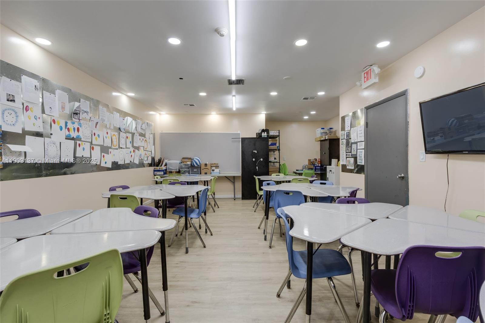   /   sq. ft. $ 2025-10-27 0 Photo