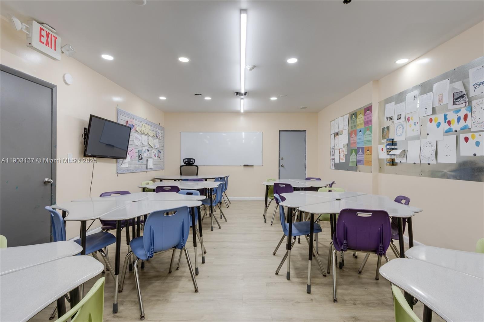   /   sq. ft. $ 2025-10-27 0 Photo