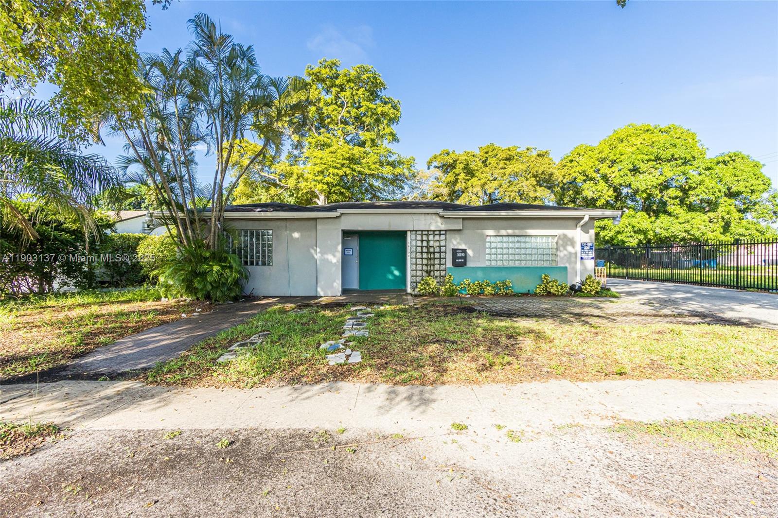   /   sq. ft. $ 2025-10-27 0 Photo