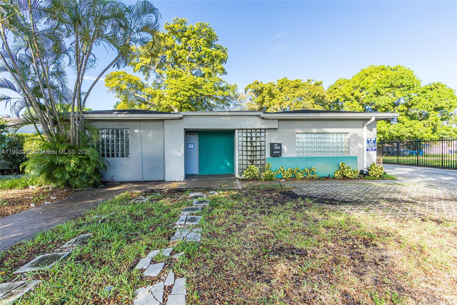   /   sq. ft. $ 2025-10-27 0 Photo