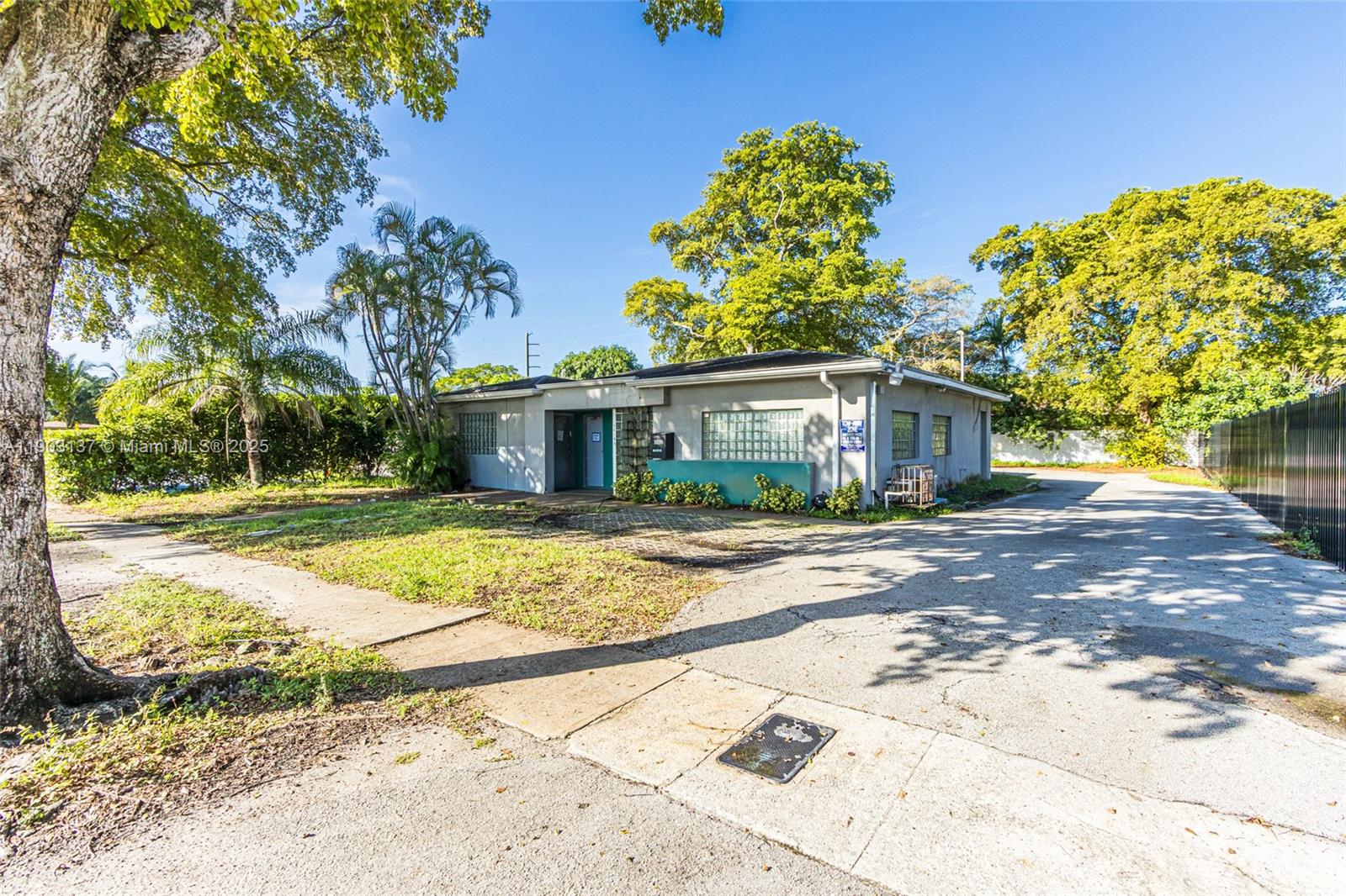   /   sq. ft. $ 2025-10-27 0 Photo