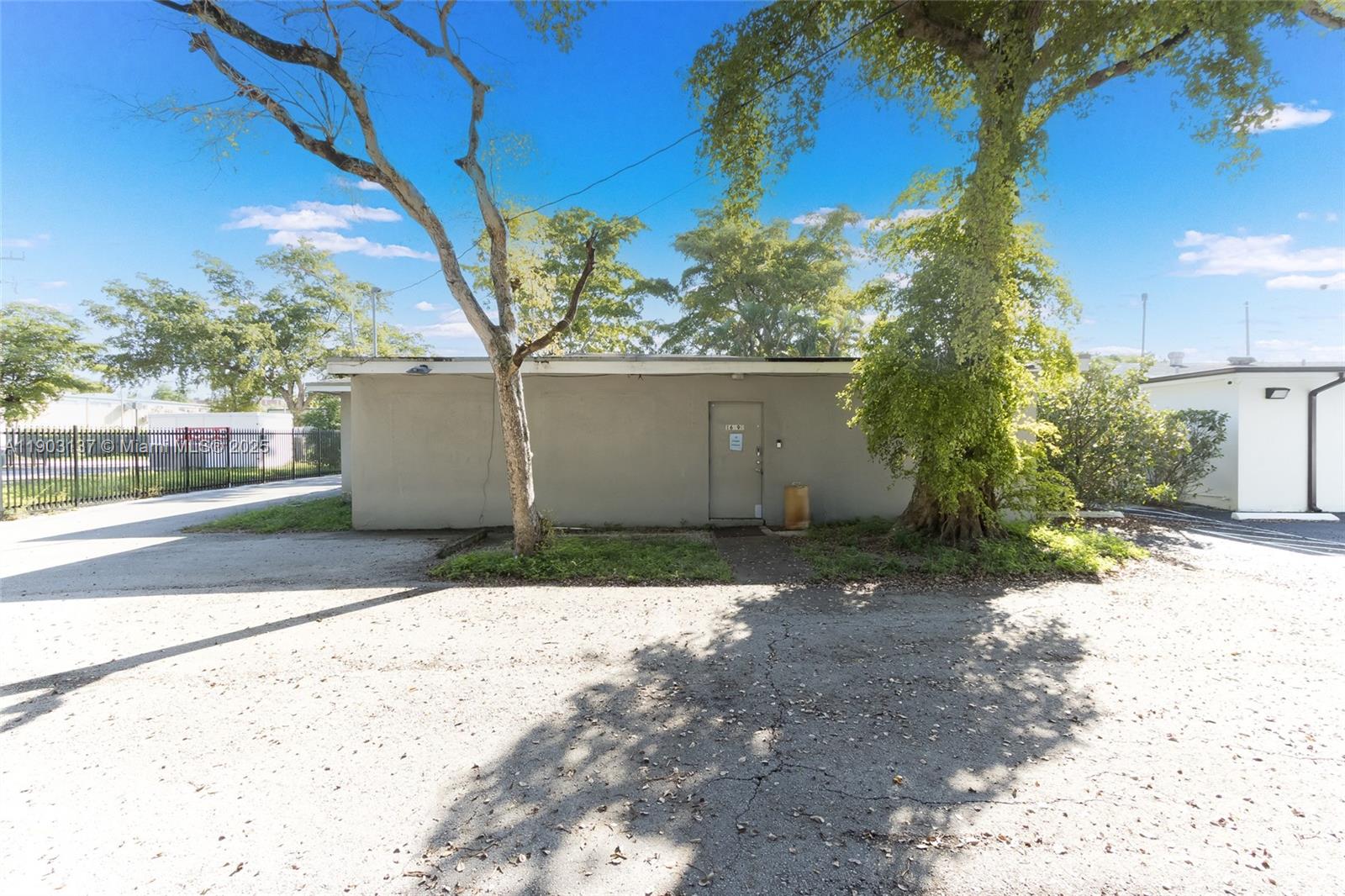   /   sq. ft. $ 2025-10-27 0 Photo