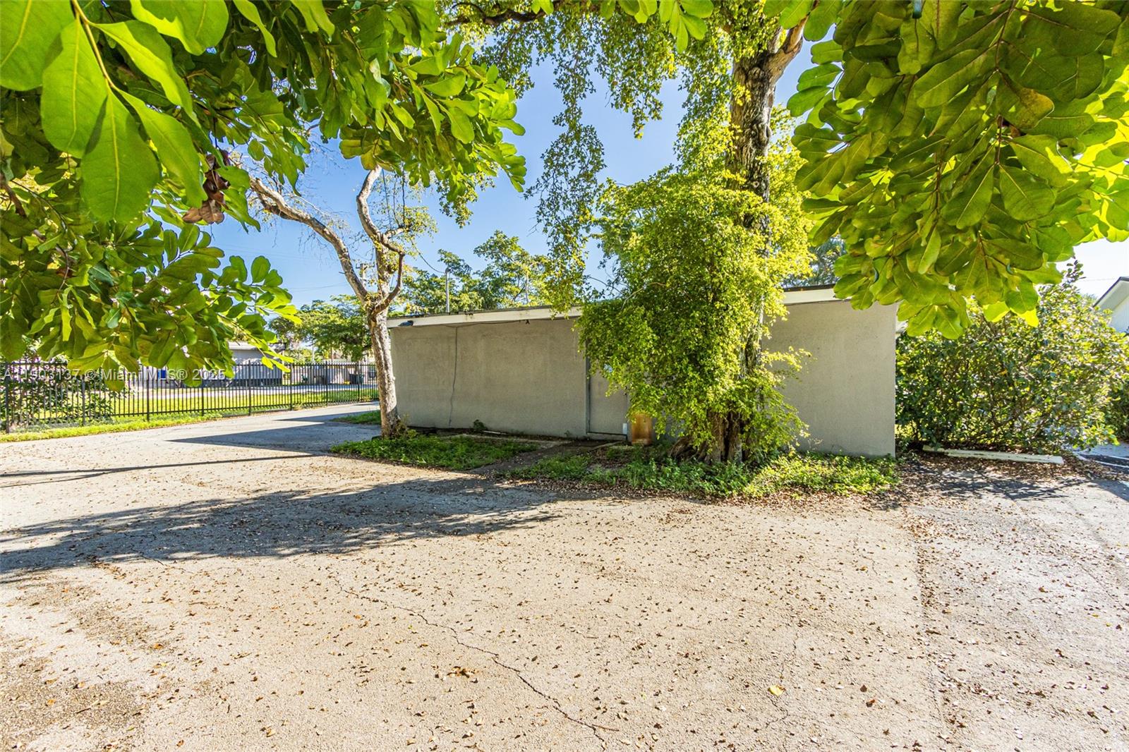   /   sq. ft. $ 2025-10-27 0 Photo