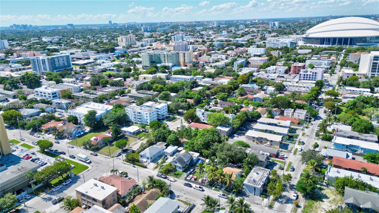 Подробнее   /   кв.футов $ 2025-10-27 0 Фото