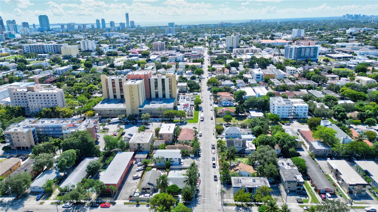 Подробнее   /   кв.футов $ 2025-10-27 0 Фото