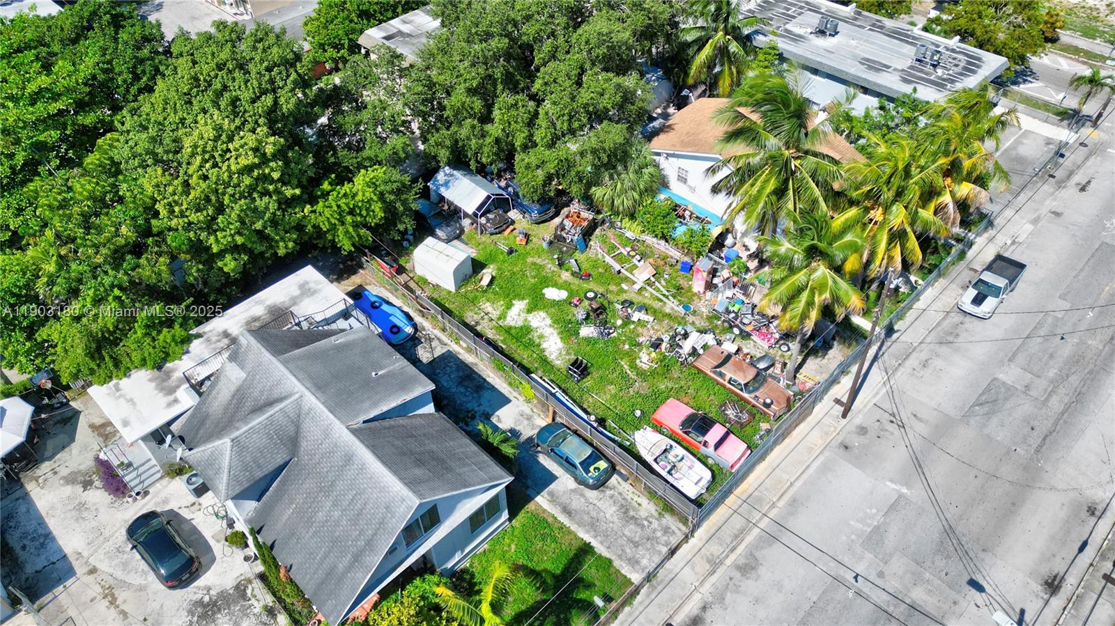 Подробнее   /   кв.футов $ 2025-10-27 0 Фото