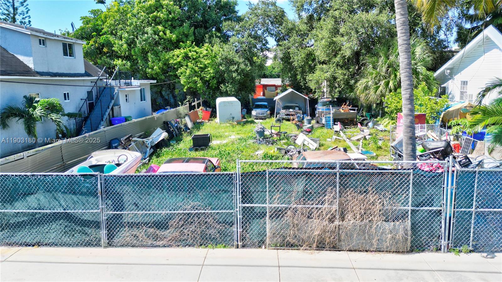 Подробнее   /   кв.футов $ 2025-10-27 0 Фото