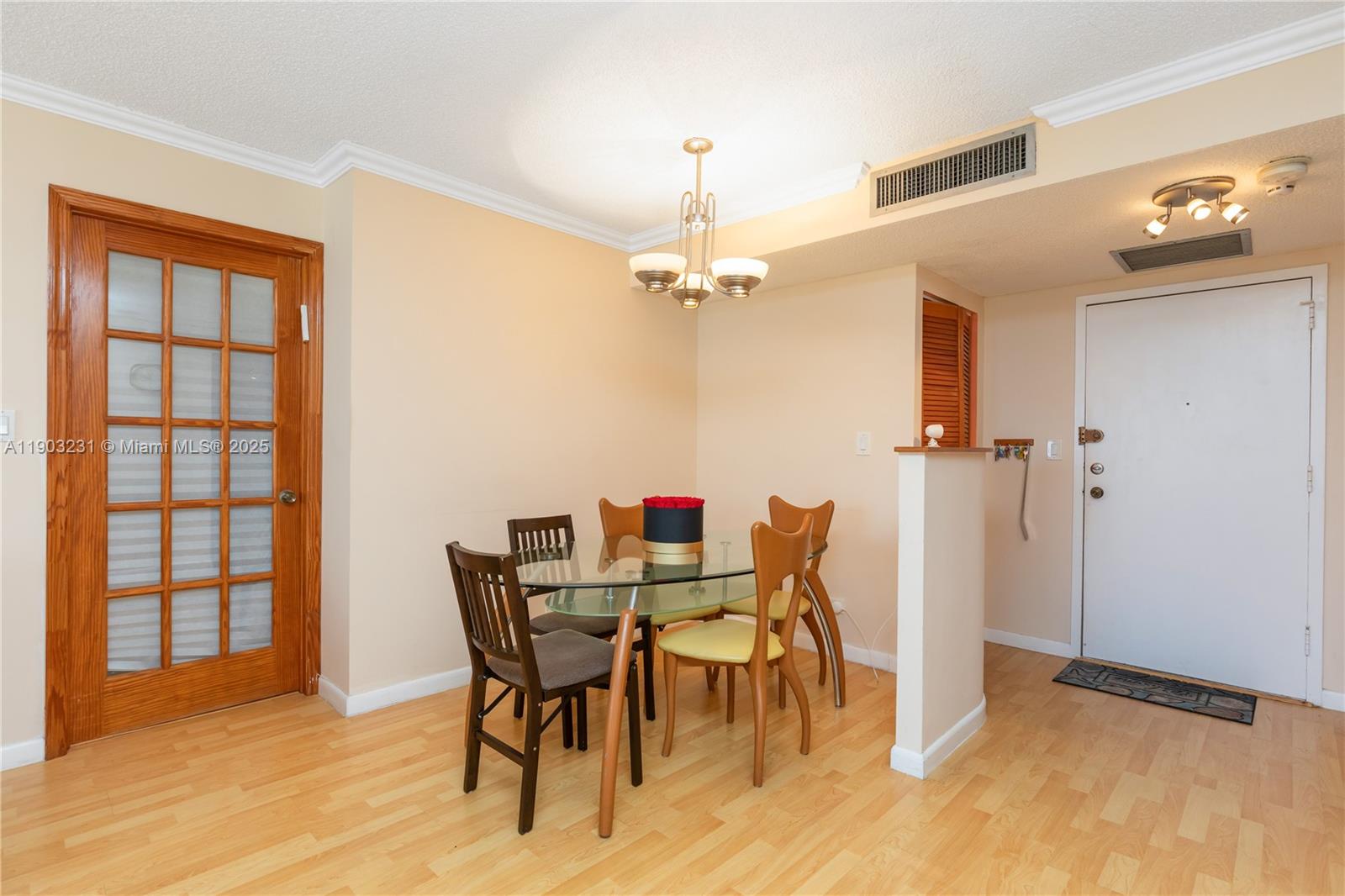 1407 2 / 2 1070 sq. ft. $ 2025-10-27 0 Photo