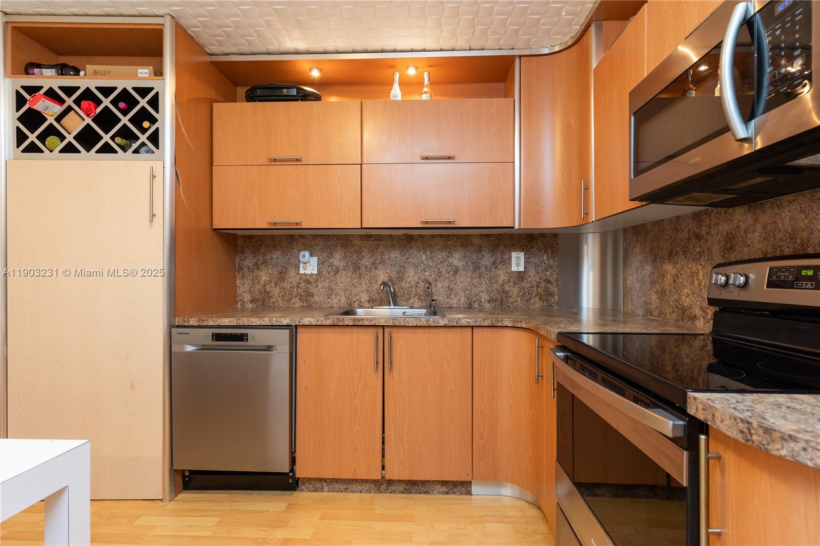 1407 2 / 2 1070 sq. ft. $ 2025-10-27 0 Photo