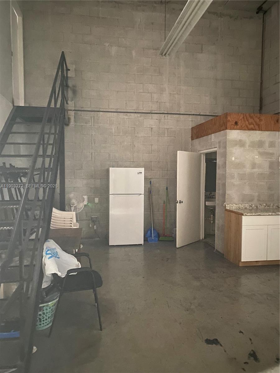 See details 5 / sq. ft. $ 2025-12-08 0 Photo