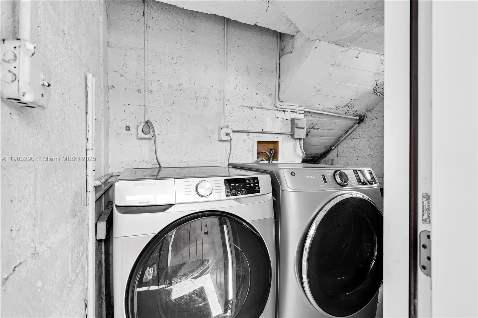 Подробнее   /  2833 кв.футов $ 2025-10-27 0 Фото