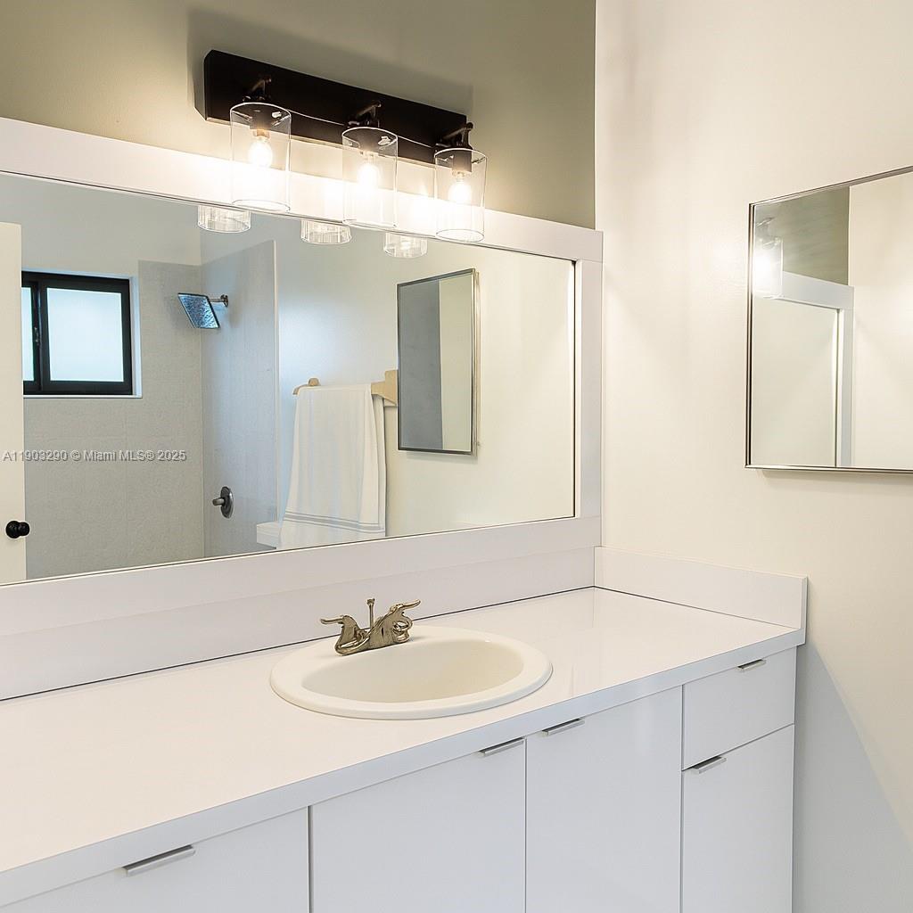 Подробнее   /  2833 кв.футов $ 2025-10-27 0 Фото