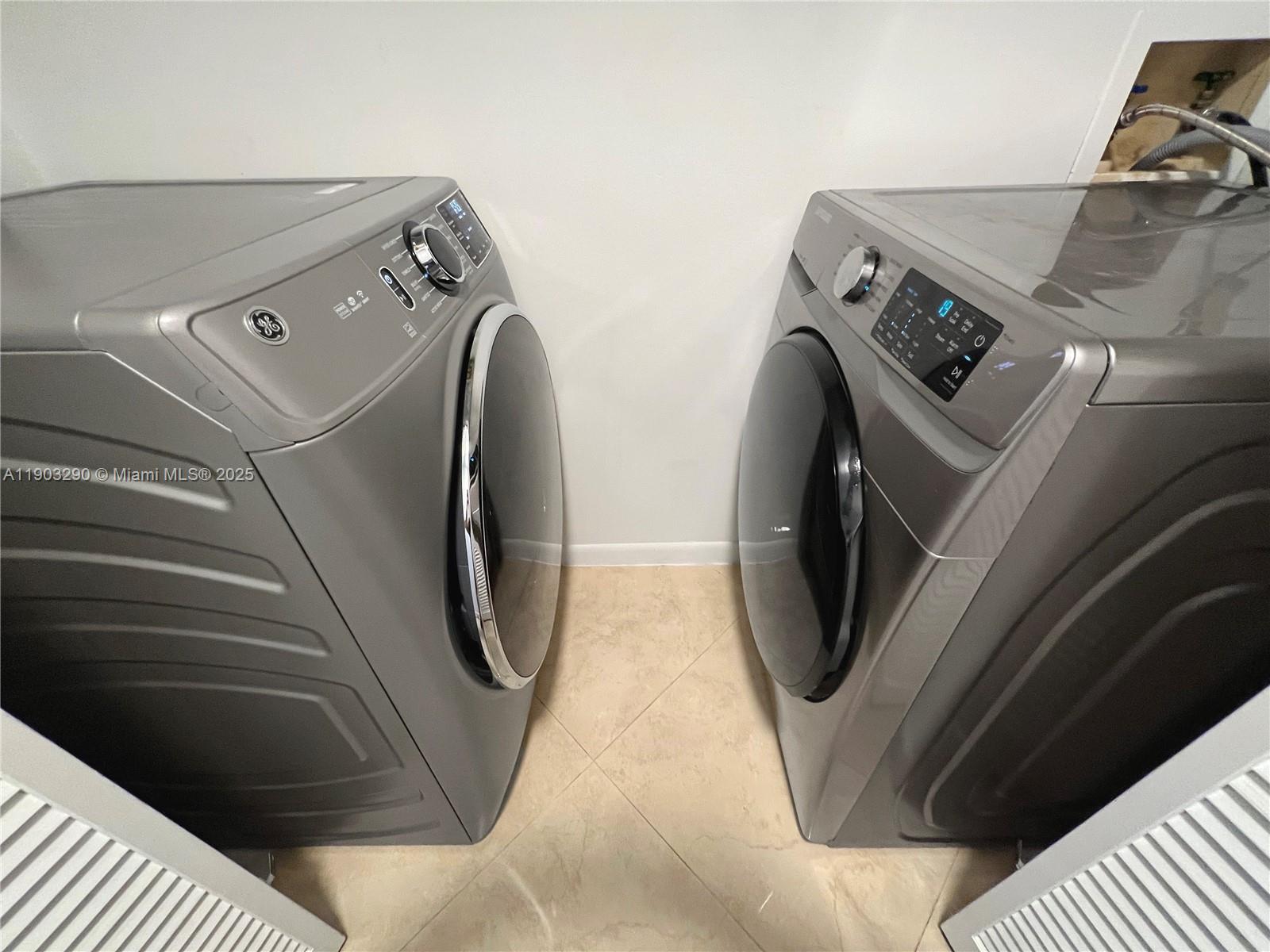 Подробнее   /  2833 кв.футов $ 2025-10-27 0 Фото