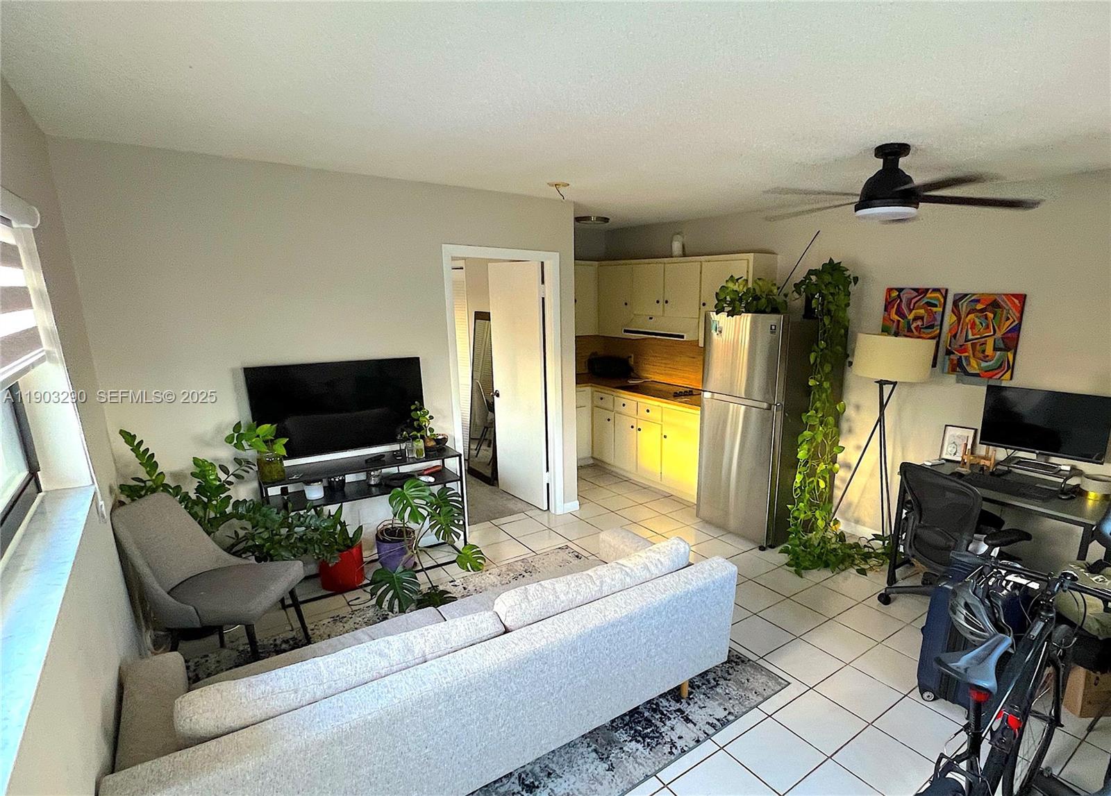   /  2833 кв.футов $ 2025-12-19 0 Фото