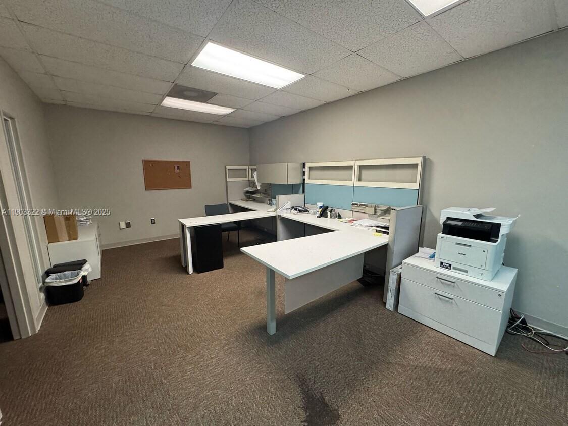 See details   /   sq. ft. $ 2025-10-27 0 Photo