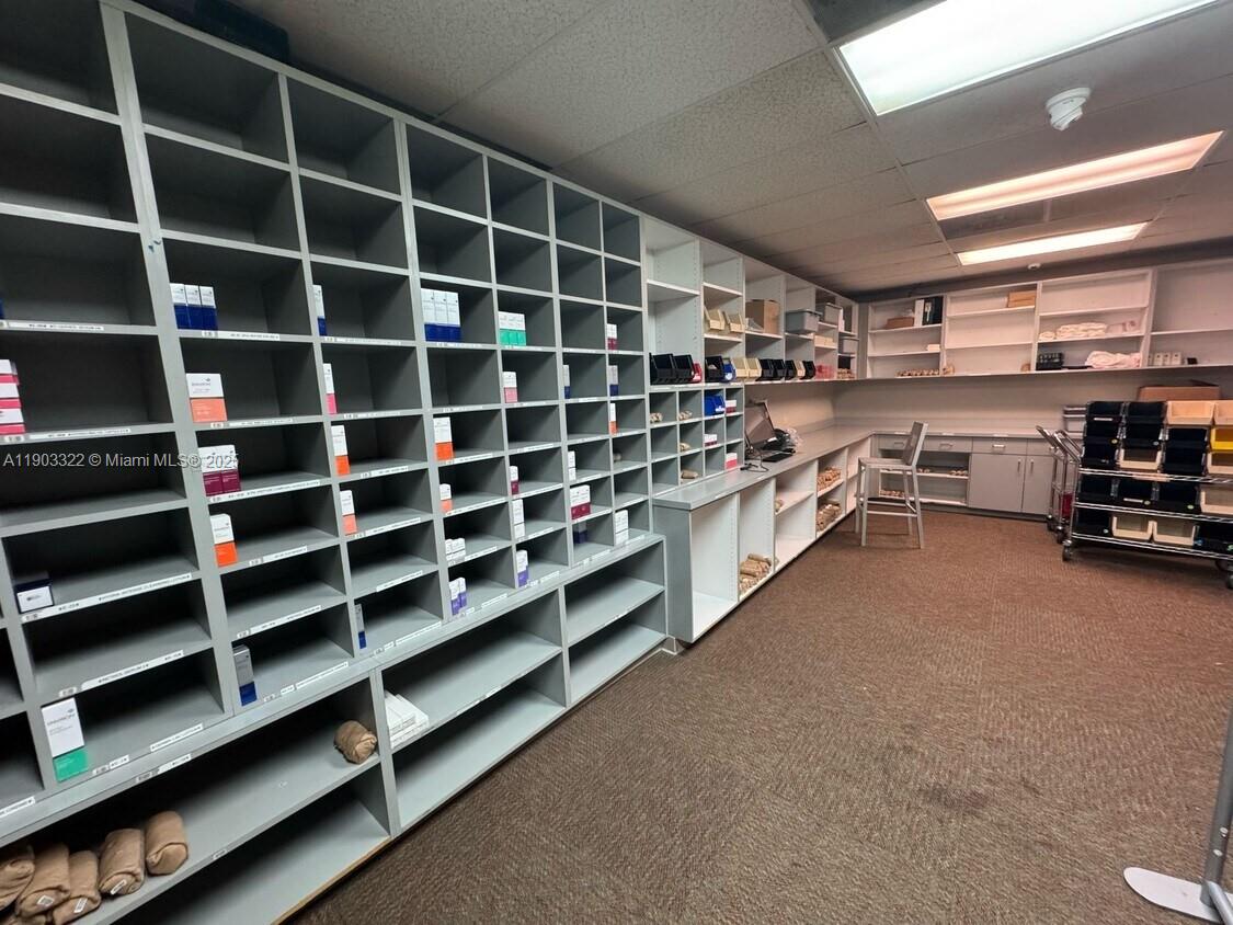 See details   /   sq. ft. $ 2025-10-27 0 Photo