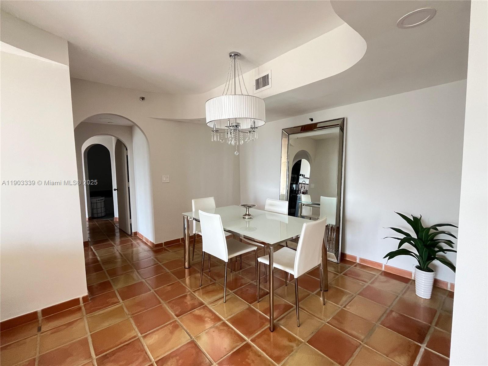 See details 1703 2 / 2 1508 sq. ft. $ 2025-10-27 0 Photo