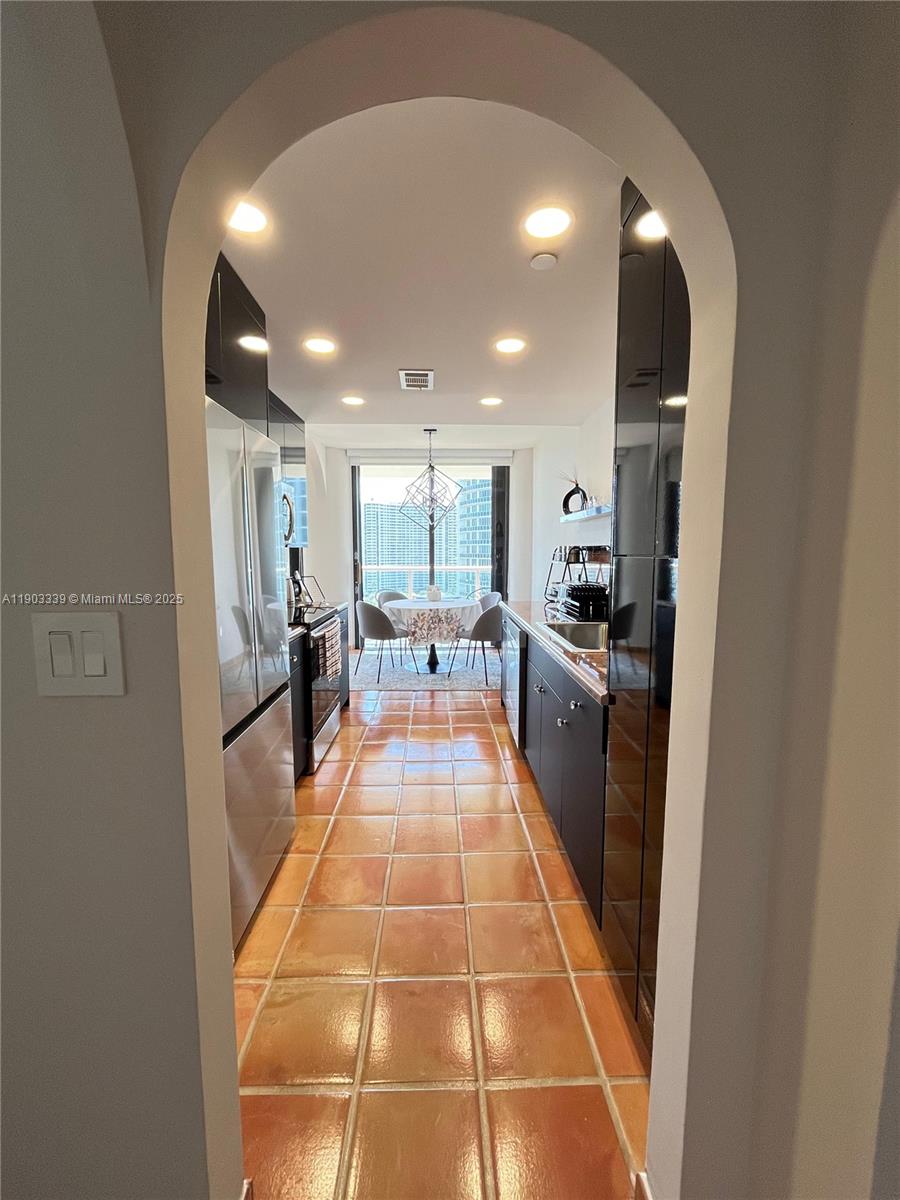 See details 1703 2 / 2 1508 sq. ft. $ 2025-10-27 0 Photo