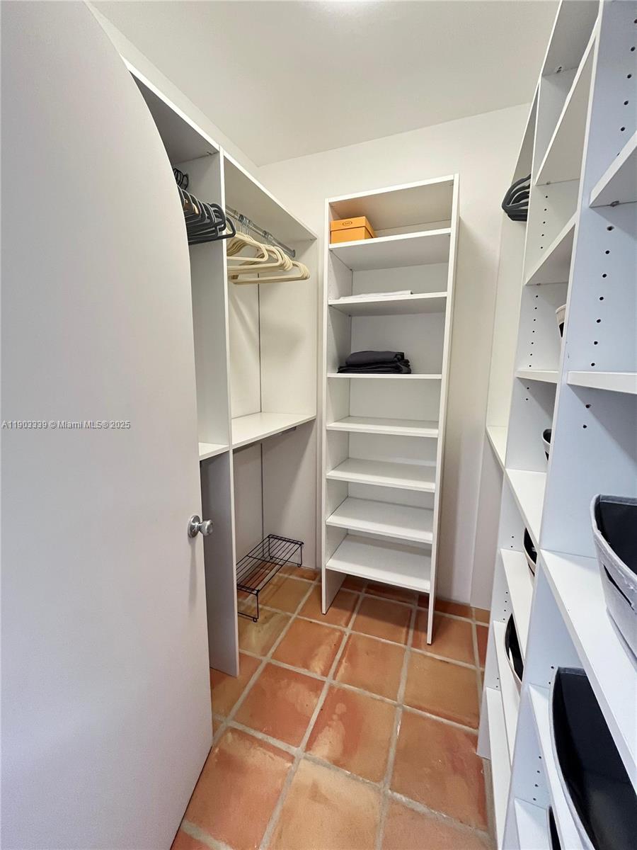 See details 1703 2 / 2 1508 sq. ft. $ 2025-10-27 0 Photo