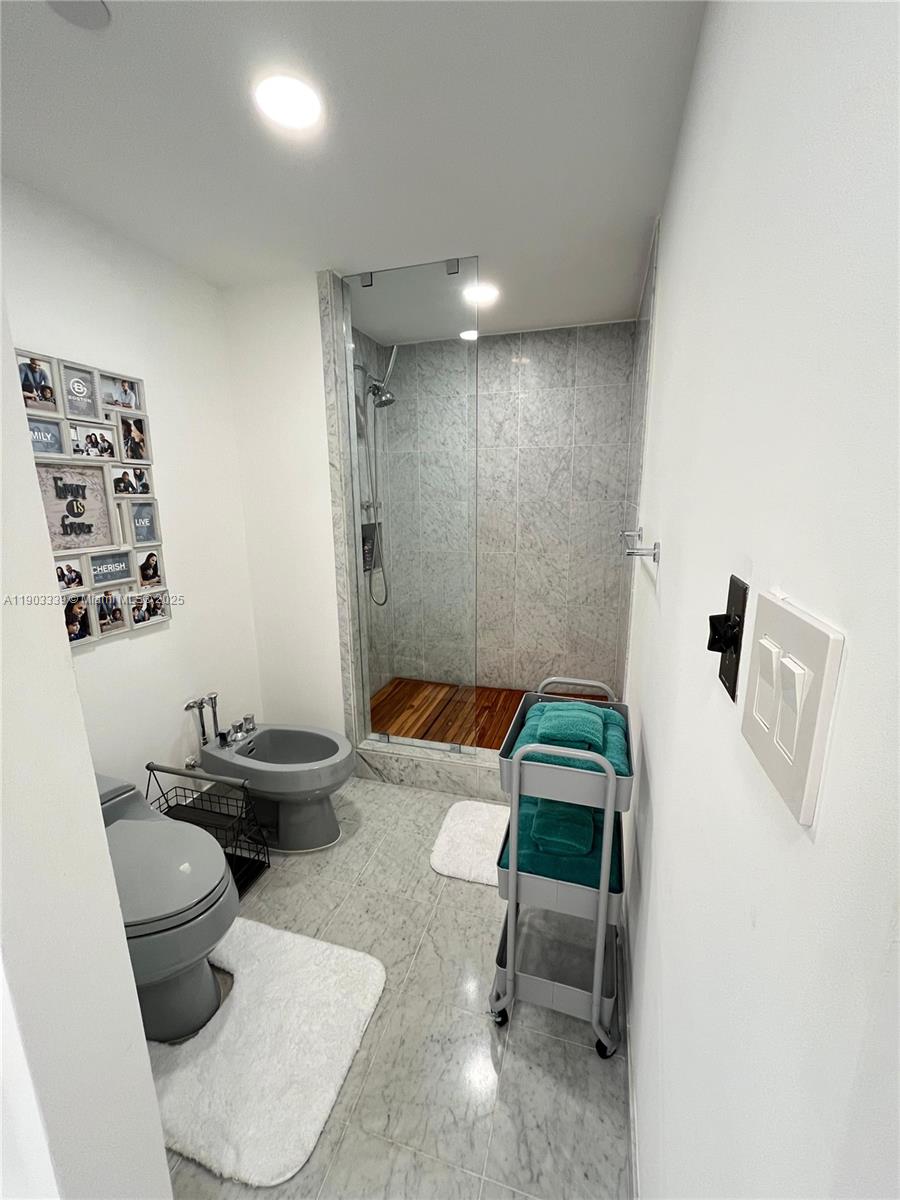 See details 1703 2 / 2 1508 sq. ft. $ 2025-10-27 0 Photo