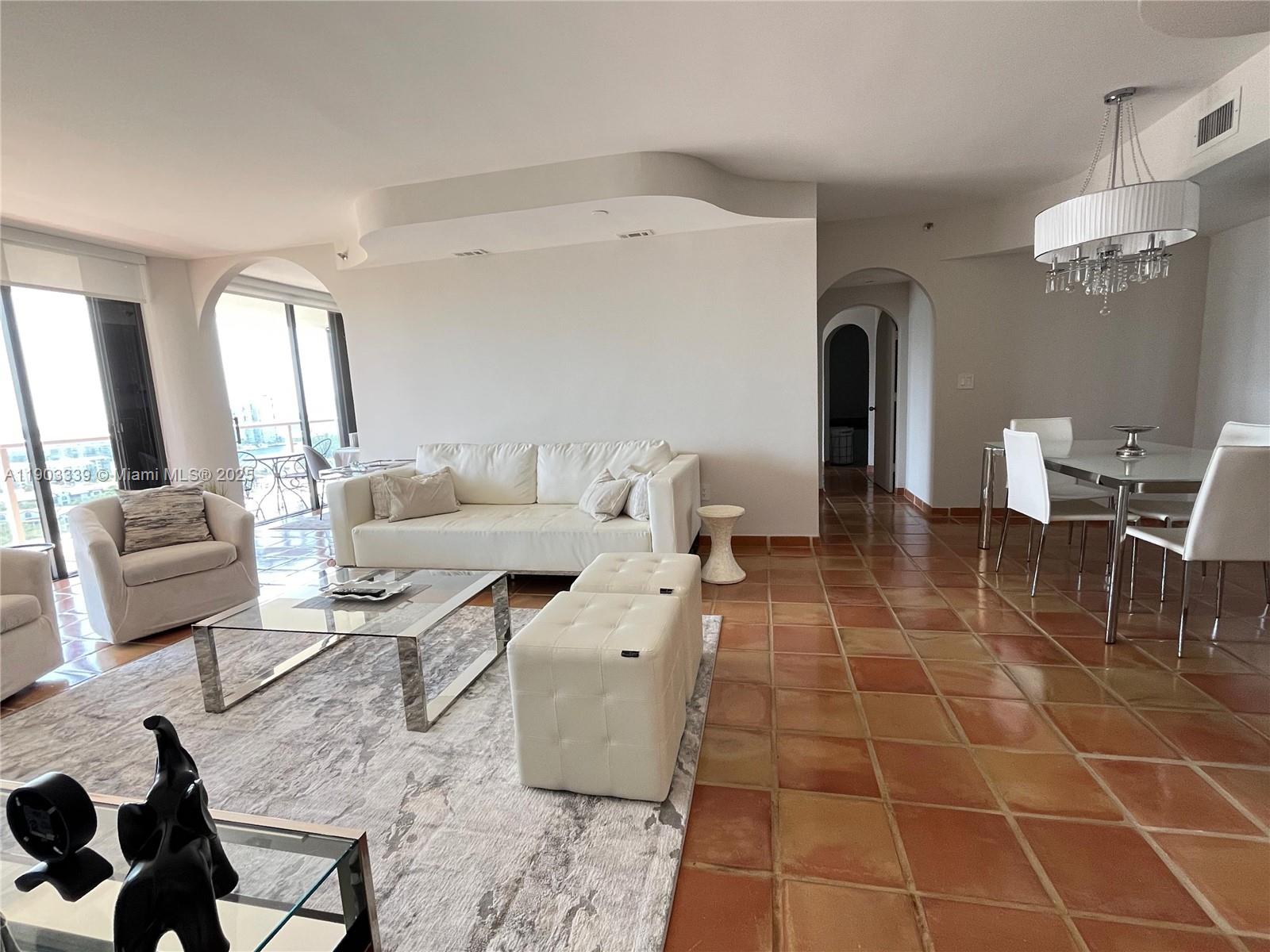 See details 1703 2 / 2 1508 sq. ft. $ 2025-10-27 0 Photo