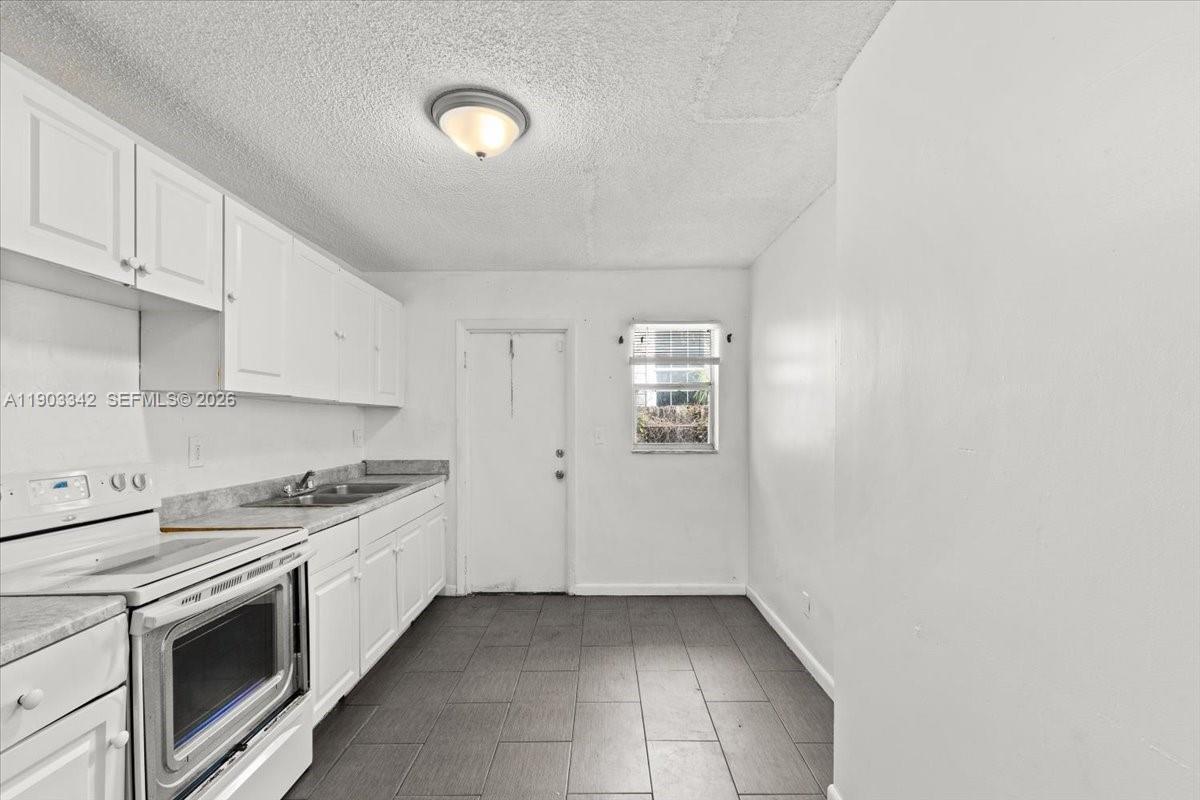   /  1927 sq. ft. $ 2025-10-27 0 Photo