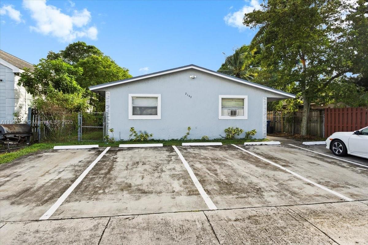 Подробнее   /  1927 кв.футов $ 2025-10-27 0 Фото