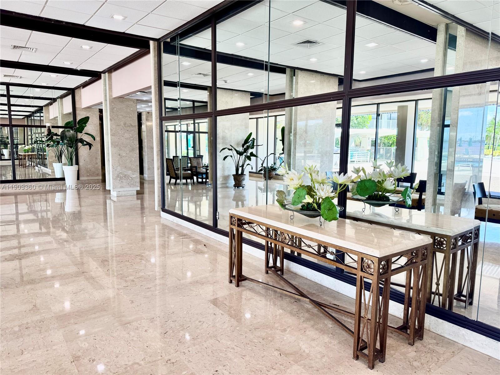 1903 1 / 2 762 sq. ft. $ 2025-10-30 0 Photo