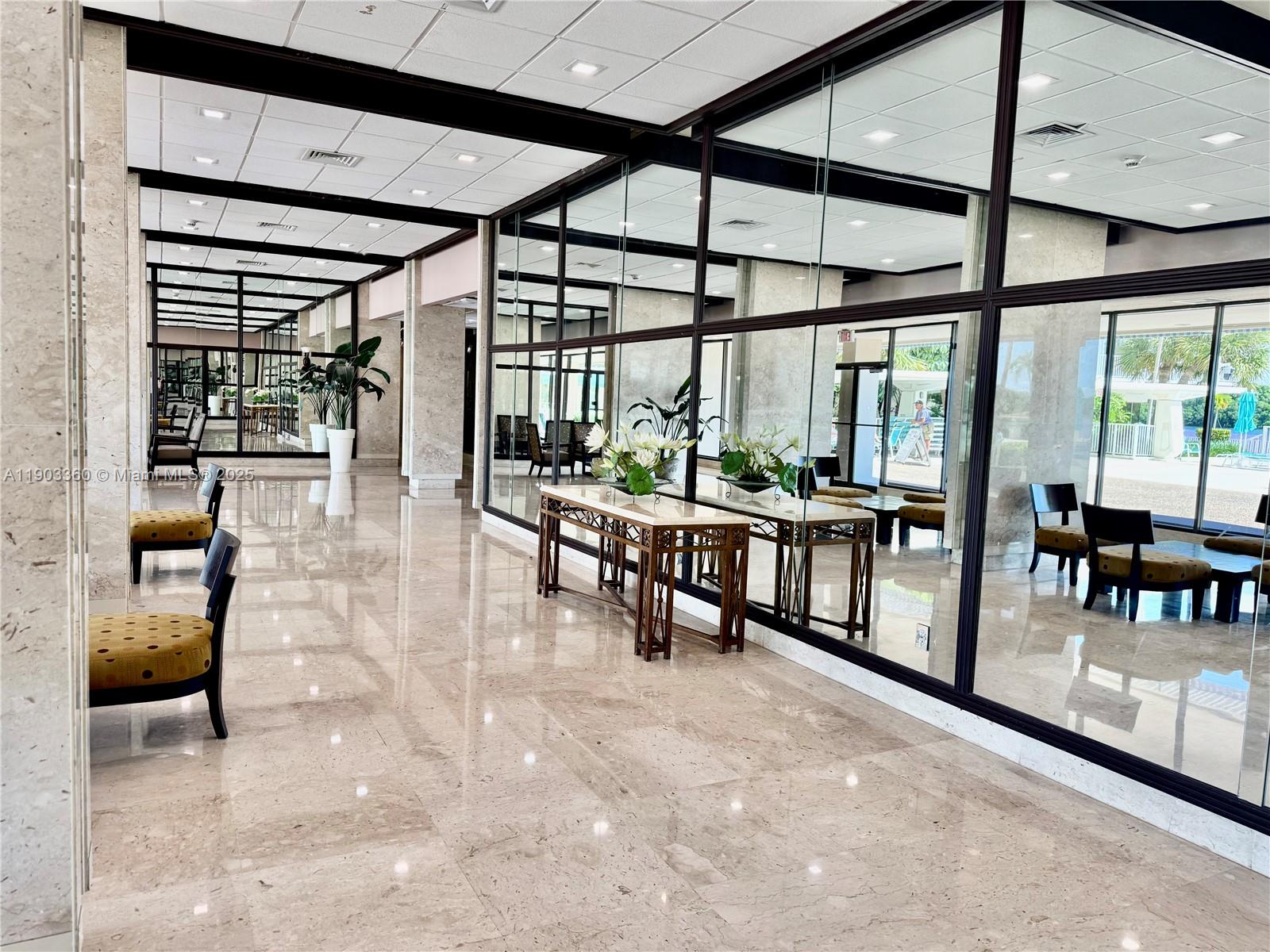 1903 1 / 2 762 sq. ft. $ 2025-10-30 0 Photo