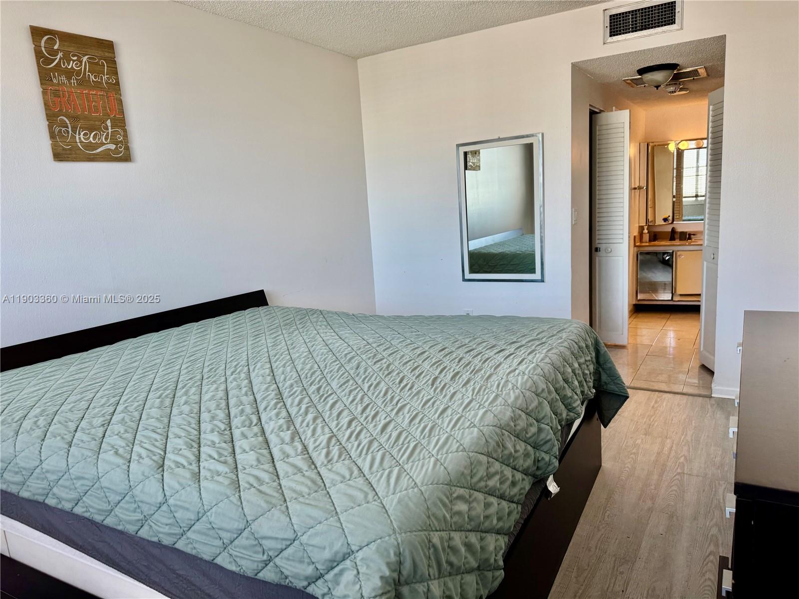 1903 1 / 2 762 sq. ft. $ 2025-10-30 0 Photo