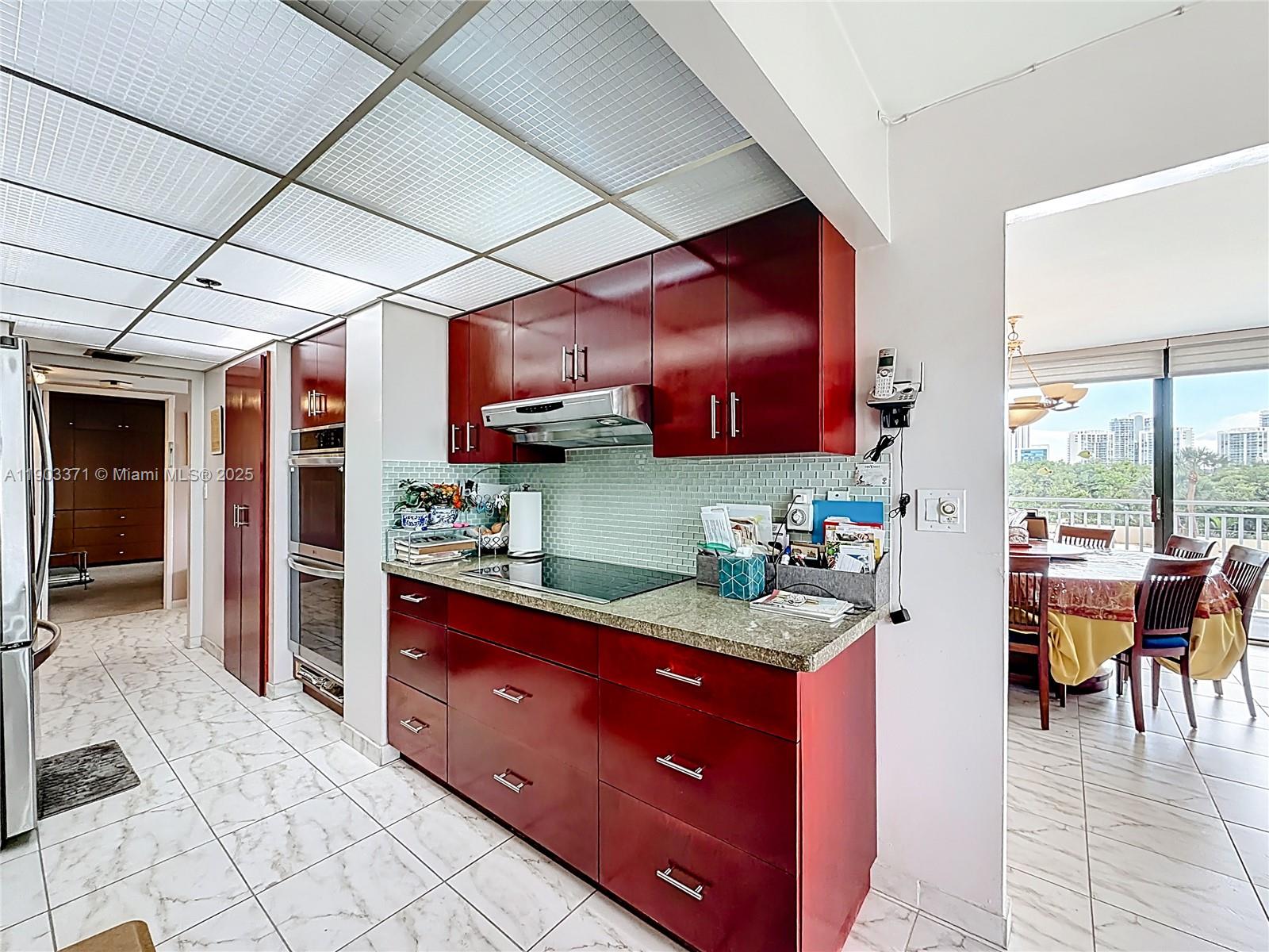 See details 409 3 / 3 2267 sq. ft. $ 2025-10-27 0 Photo