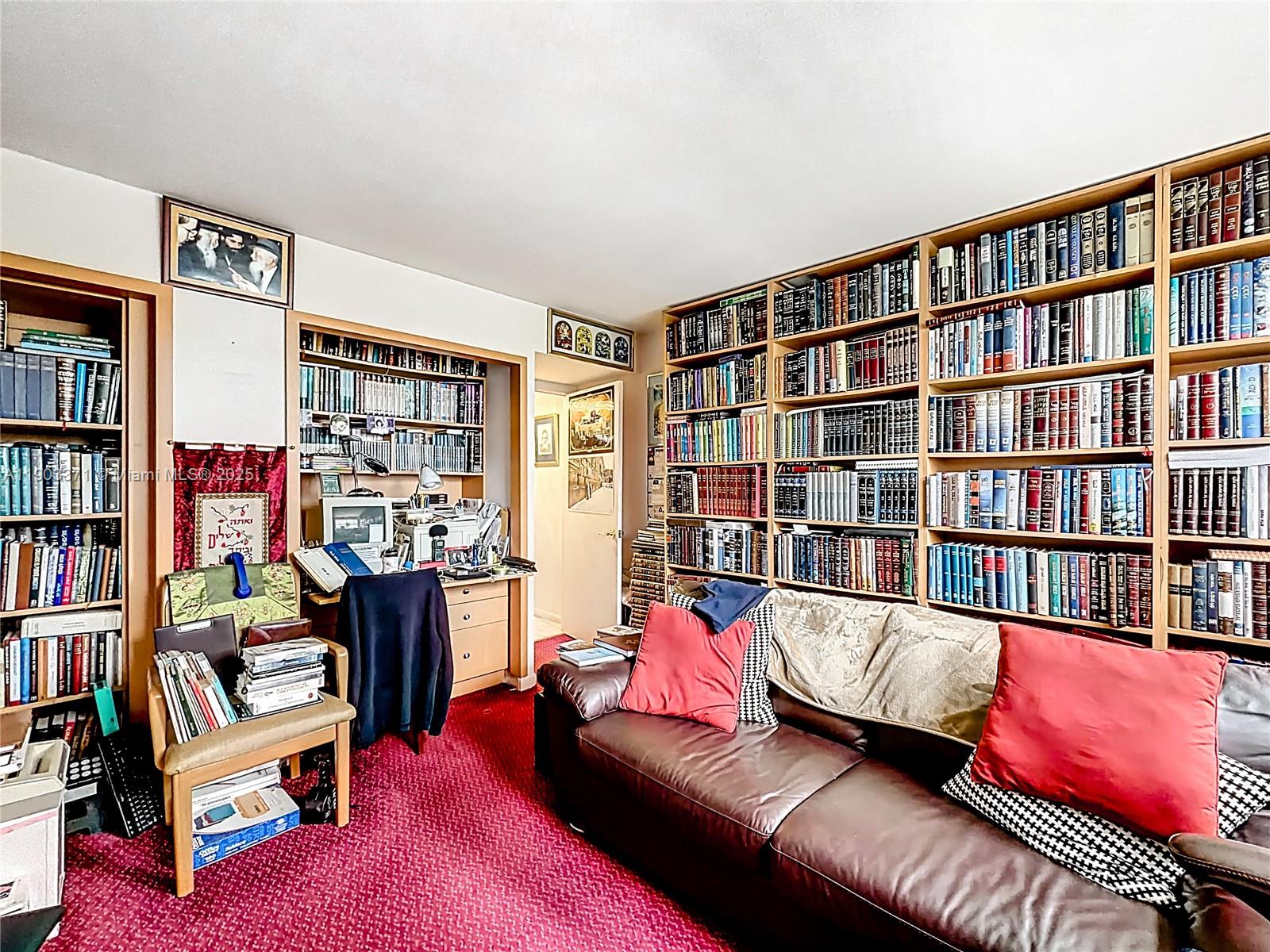 See details 409 3 / 3 2267 sq. ft. $ 2025-10-27 0 Photo