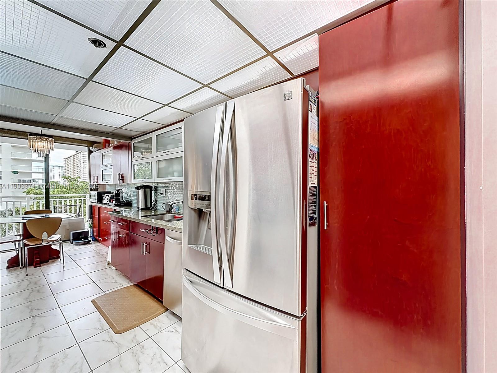 See details 409 3 / 3 2267 sq. ft. $ 2025-10-27 0 Photo