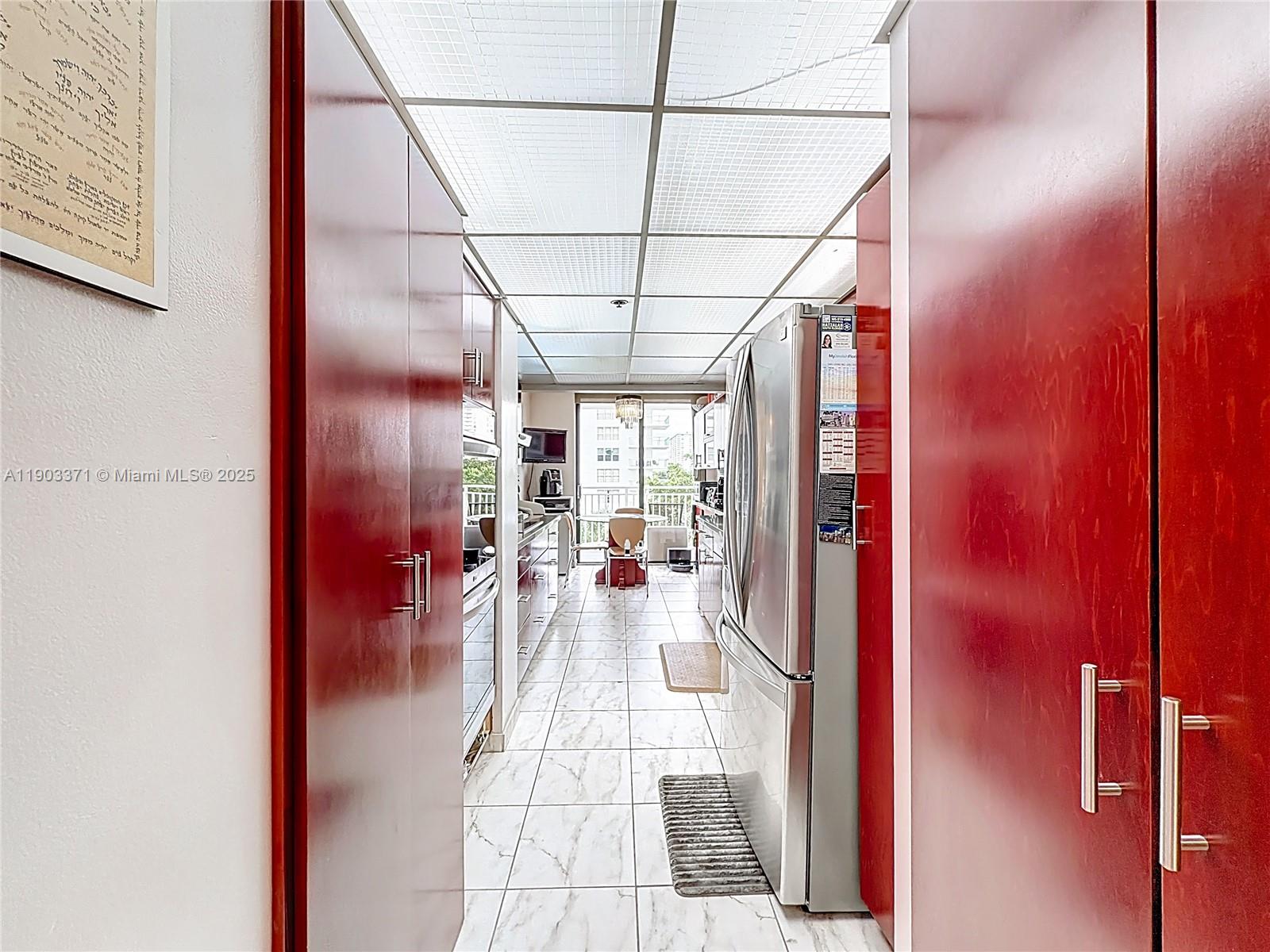 See details 409 3 / 3 2267 sq. ft. $ 2025-10-27 0 Photo