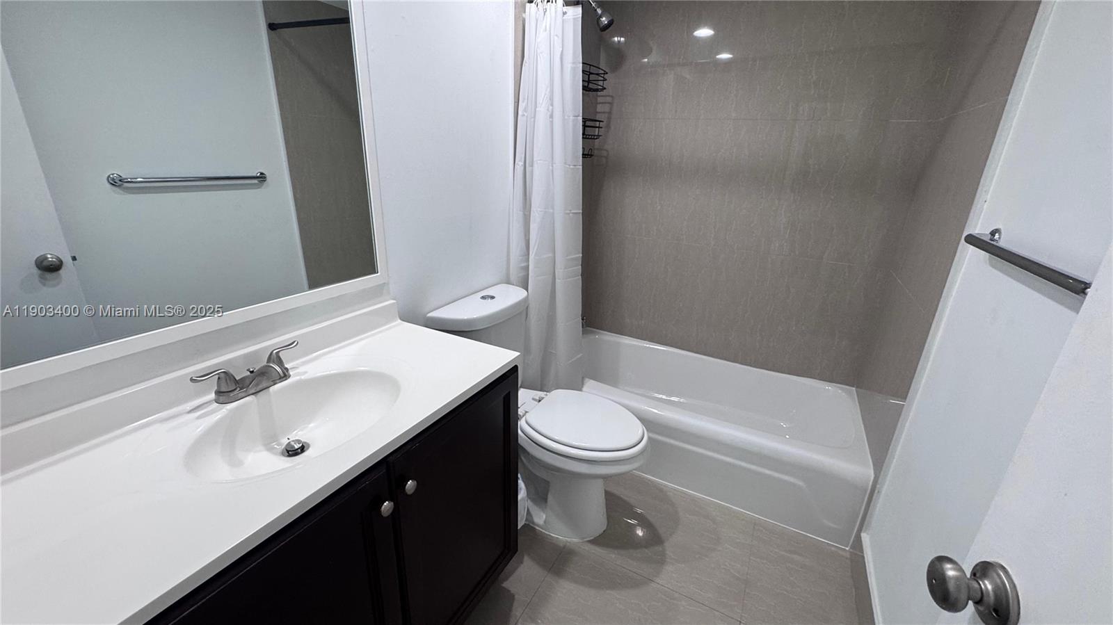 Photo of 3001 Ocean Dr  #737, Hollywood, Florida, 33019 -